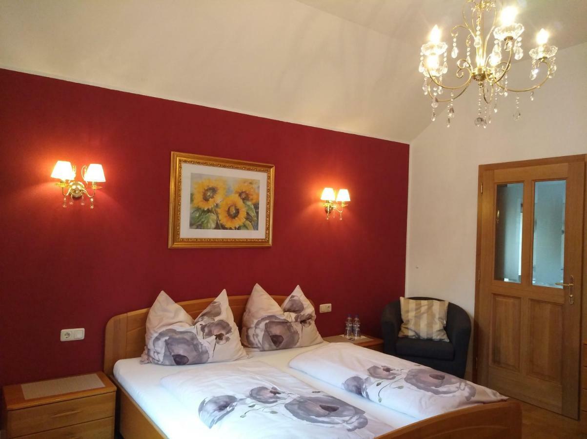 Gaestezimmer Bruehl Markt Sankt Florian ภายนอก รูปภาพ